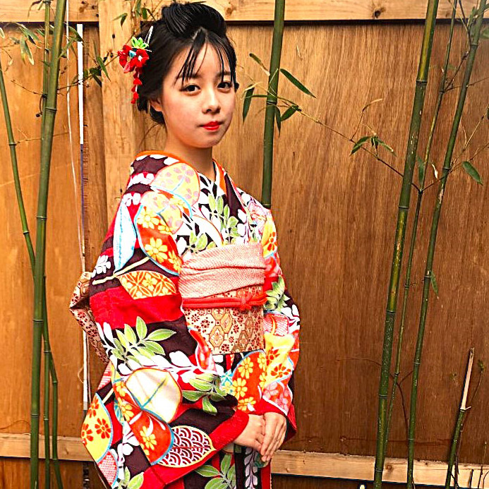 Kimono photography session in New York - lovely colorful kimono portrait