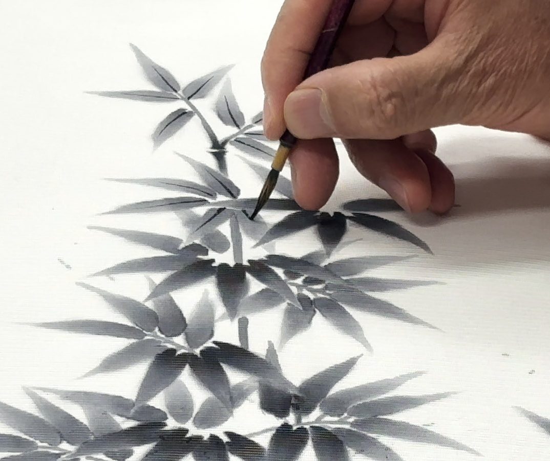 Traditional kimono drawing craftsman at work - Kimono Colors documentary