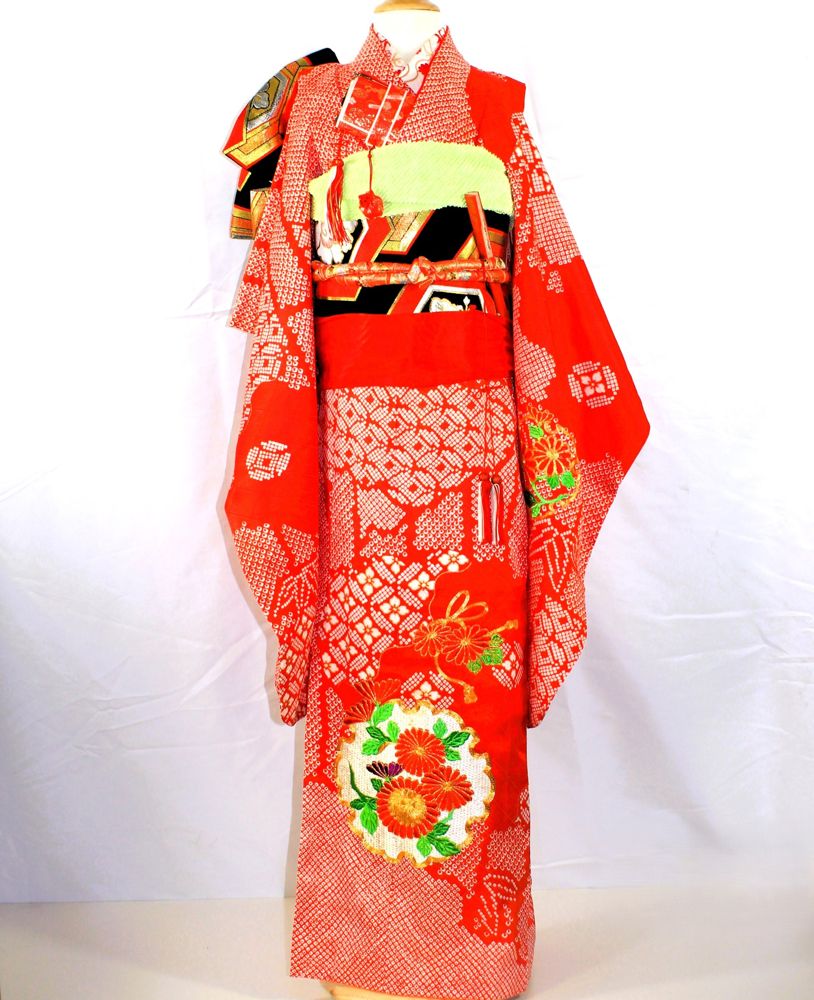 Red shibori children's kimono with embroidered chrysanthemums